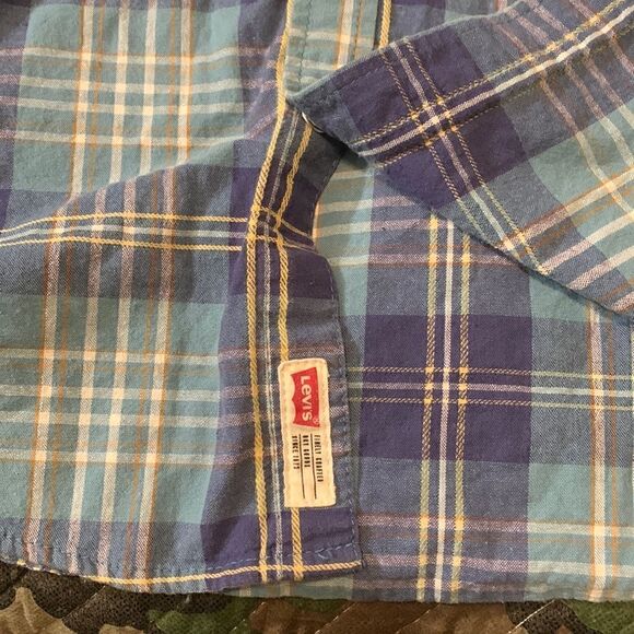 LEVIS, vintage, plaid button down long sleeve, ladies/girls medium, great cond. - Picture 6 of 11